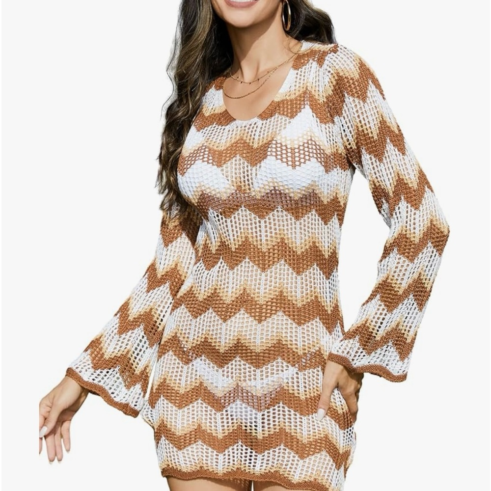 NWOT Crochet Swimsuit Cover Up Size M